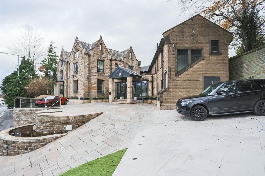 Property photo 1 of 71