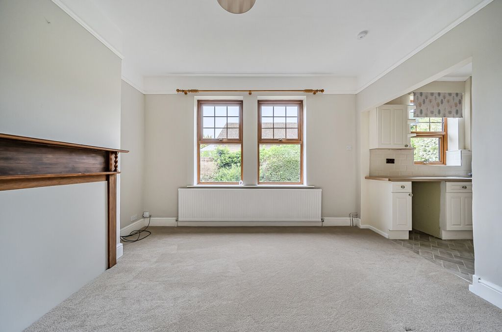 Property photo 3 of 15 Sitting Room