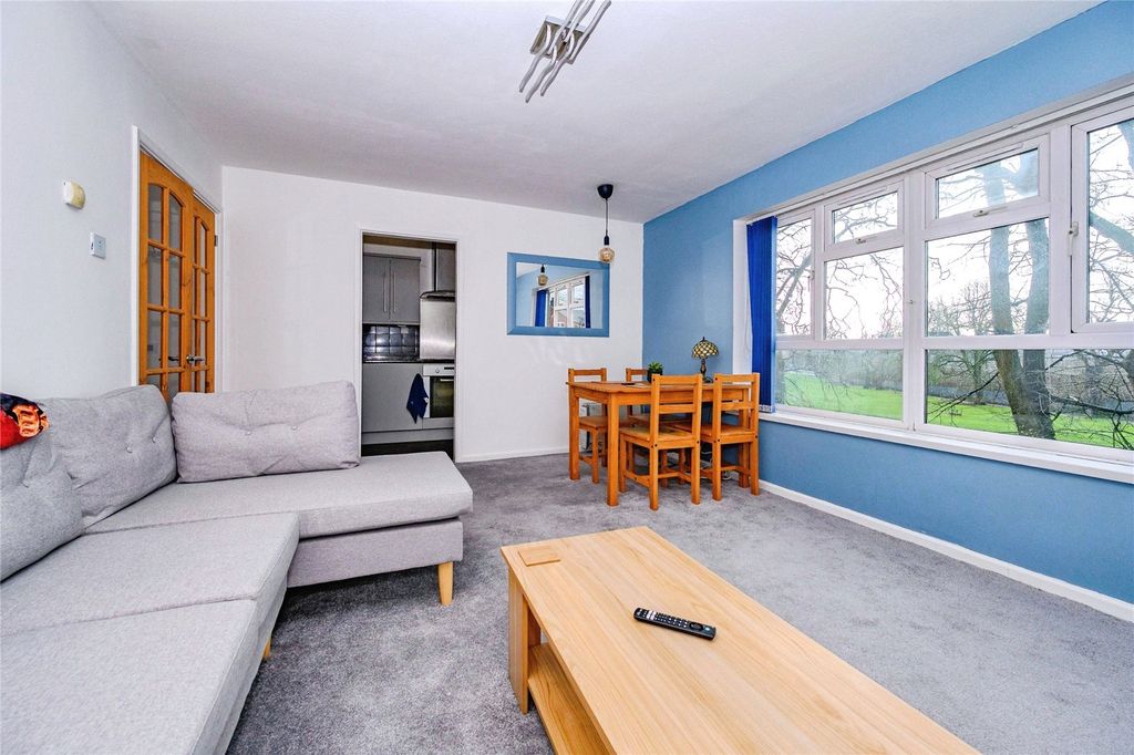 Property photo 3 of 8 Picture No. 05