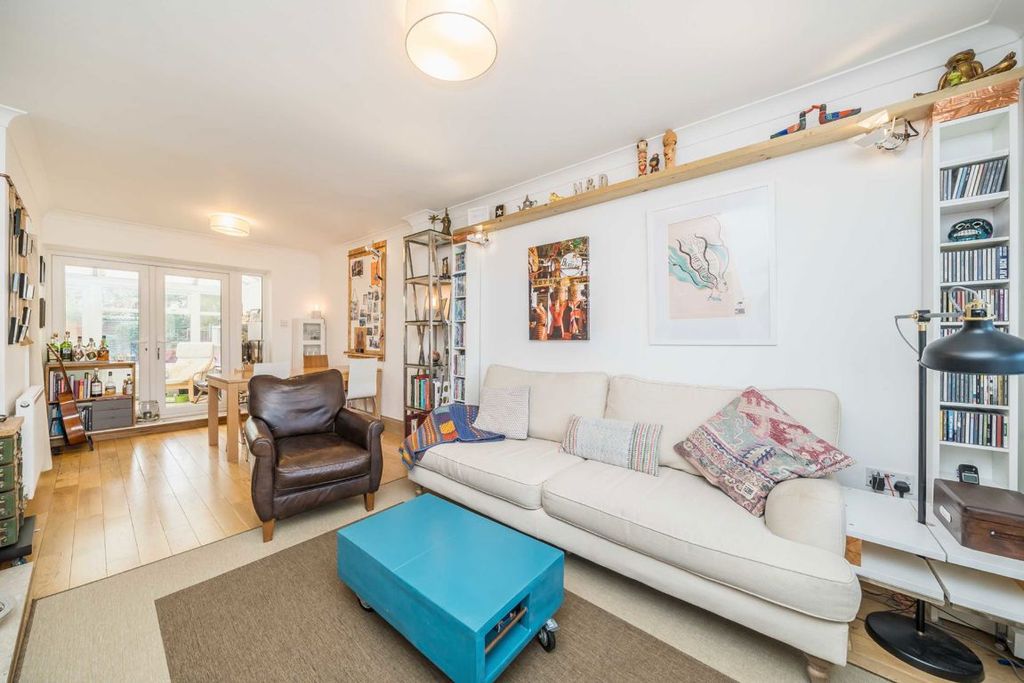 Property photo 2 of 8