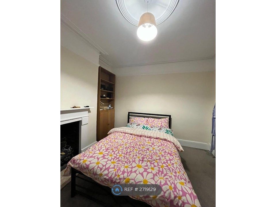 Property photo 2 of 5 Bedroom Example