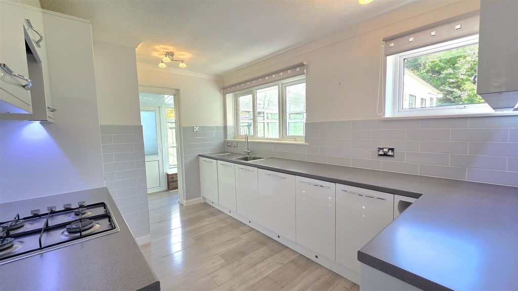 Property photo 3 of 15 Kitchen