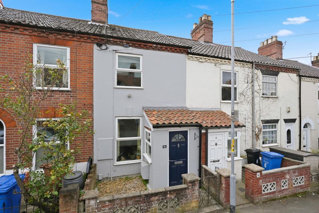 Property photo 1 of 19 4-Clarkerd-019.Jpg