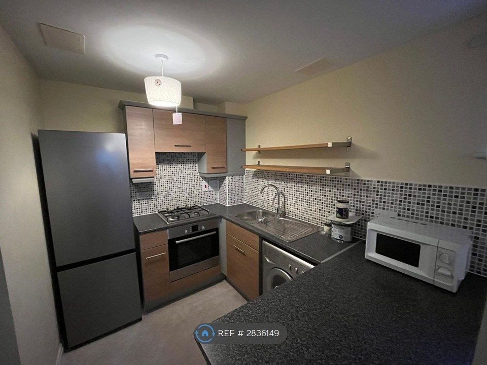 Property photo 3 of 10 Kitchen