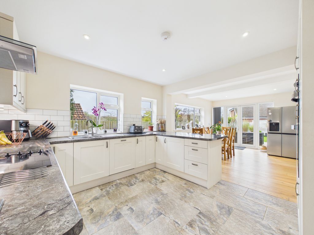 Property photo 3 of 27 Photo 17