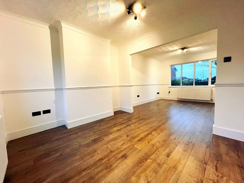 Property photo 3 of 13 Photo 3