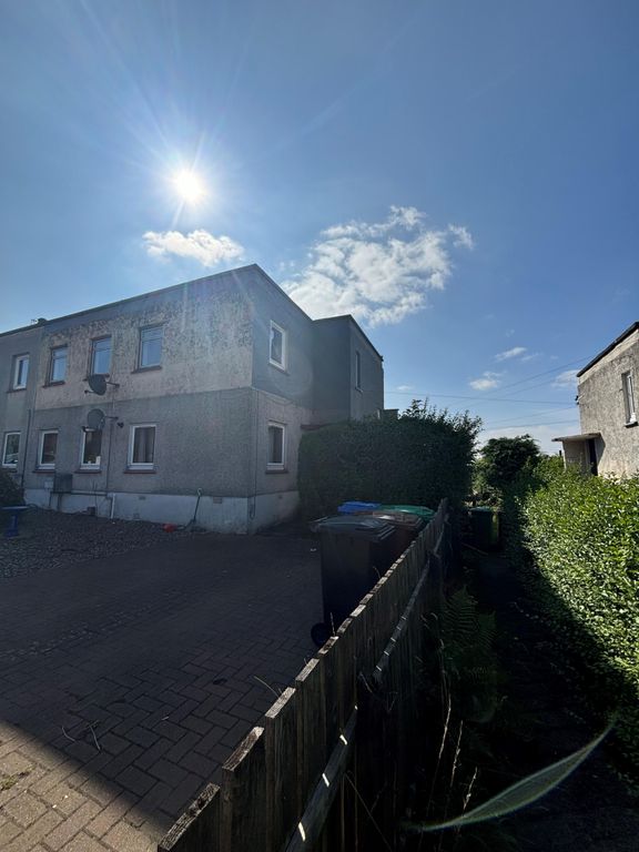 Property photo 2 of 11