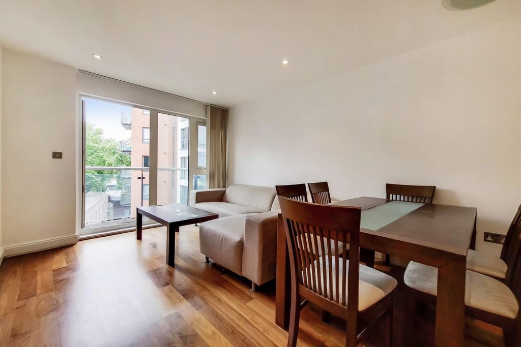 Property photo 1 of 11 2_Kitchen-Reception-1.Jpg
