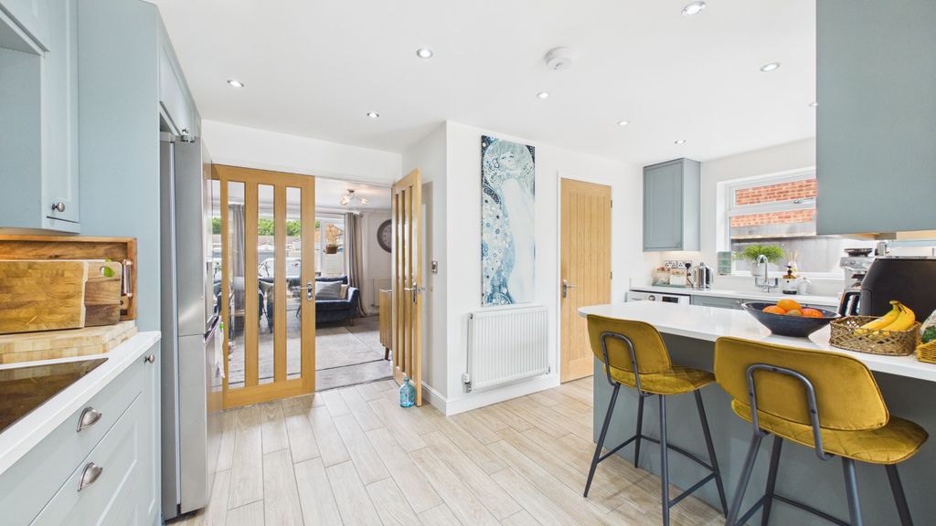 Property photo 3 of 25 5181318