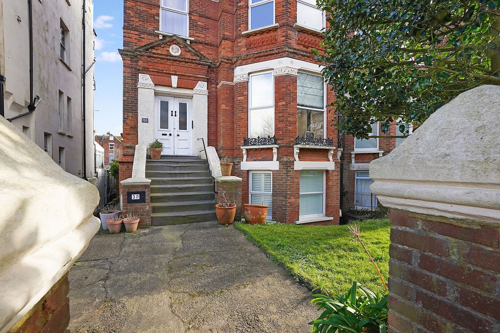 Property photo 1 of 31