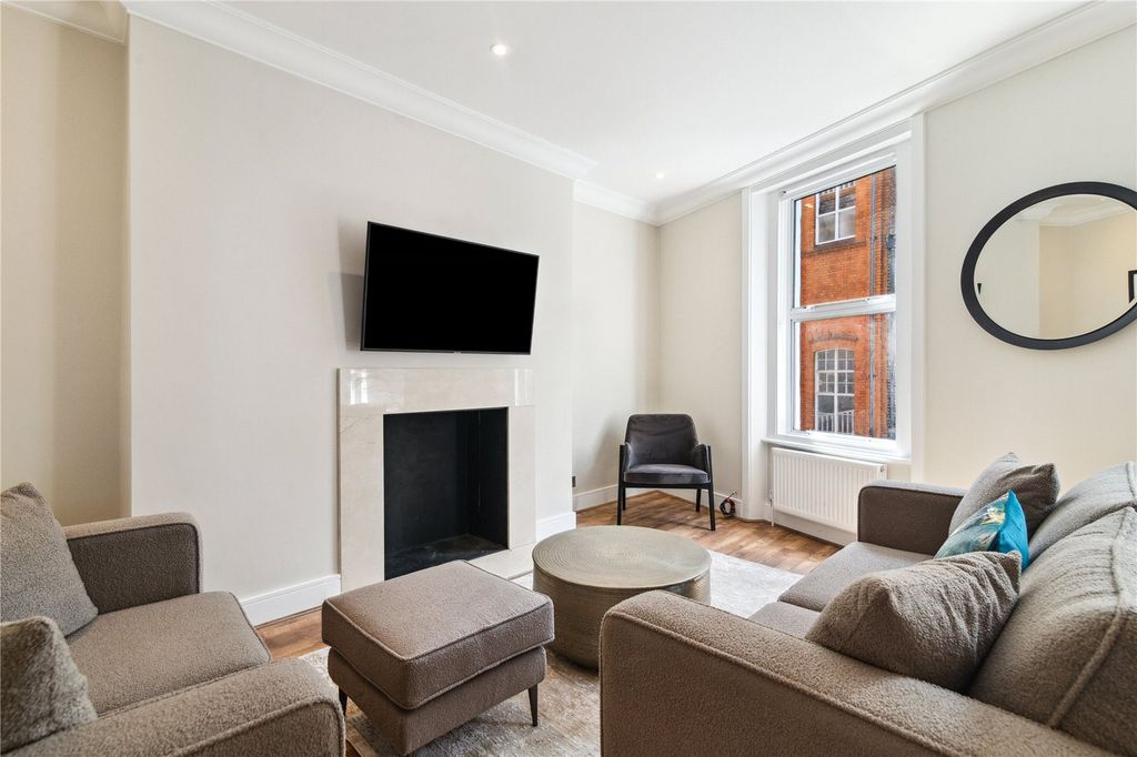 Property photo 2 of 19 Living Room