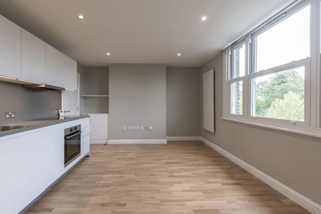Property photo 3 of 10 Kitchen (Example)