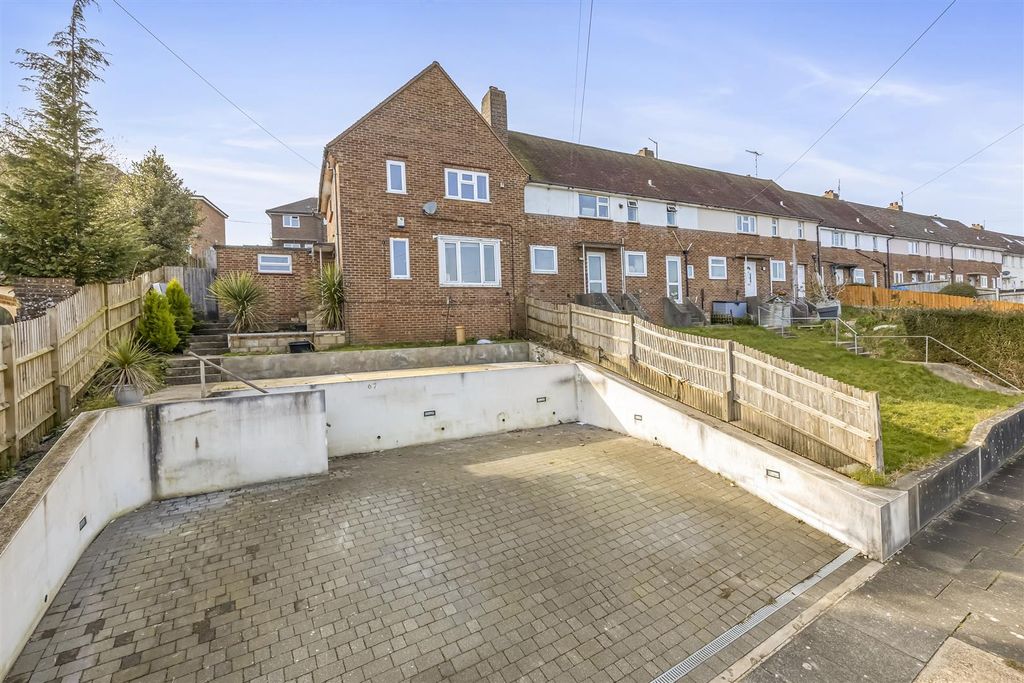 Property photo 1 of 16 Front