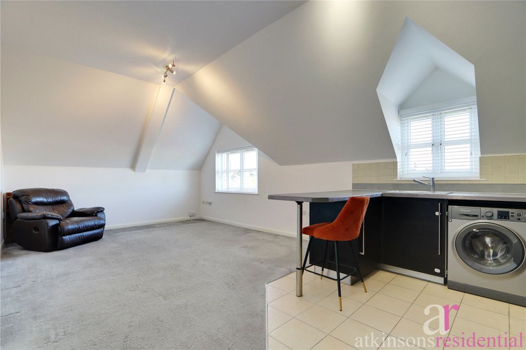 Property photo 2 of 11 Picture No. 21