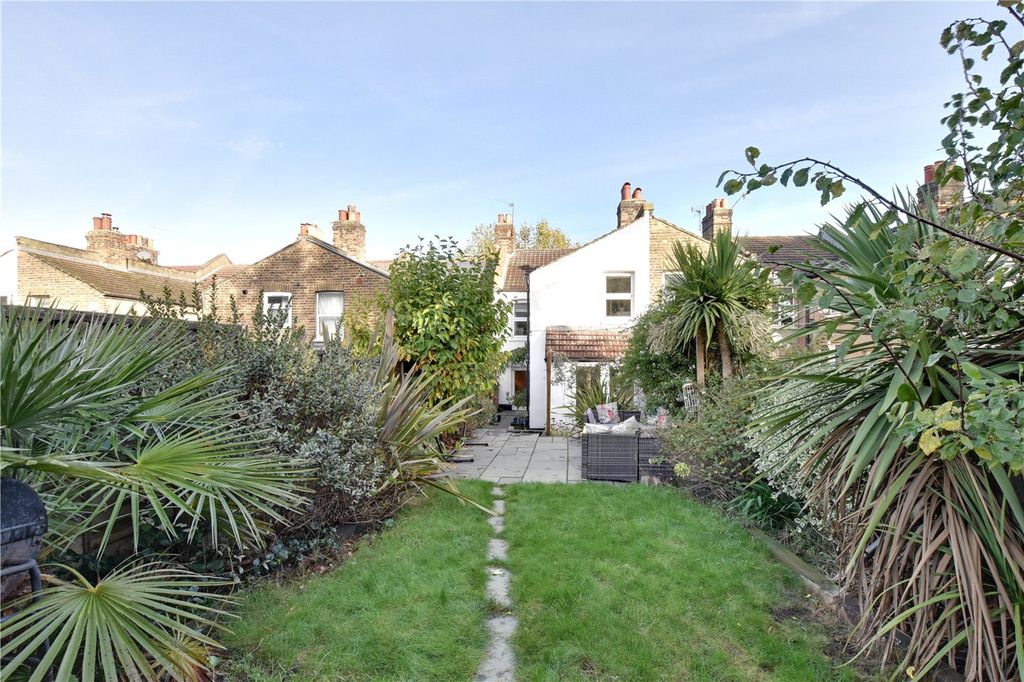 Property photo 3 of 24 Picture No. 12