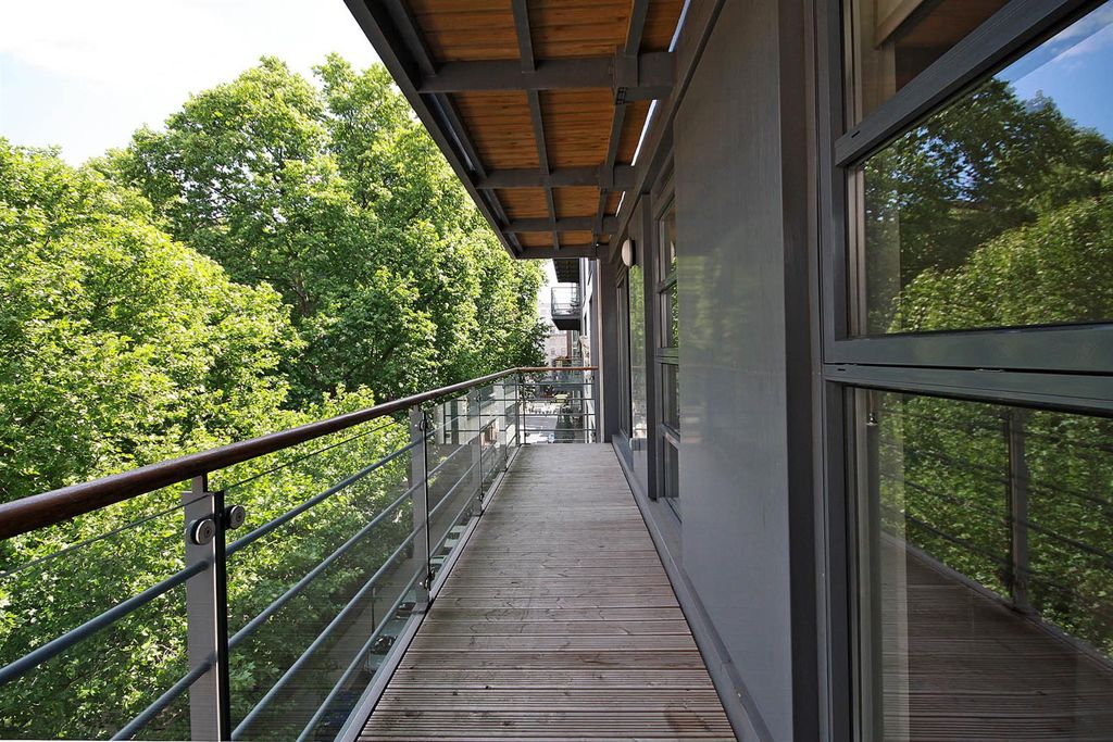 Property photo 1 of 10 Balcony