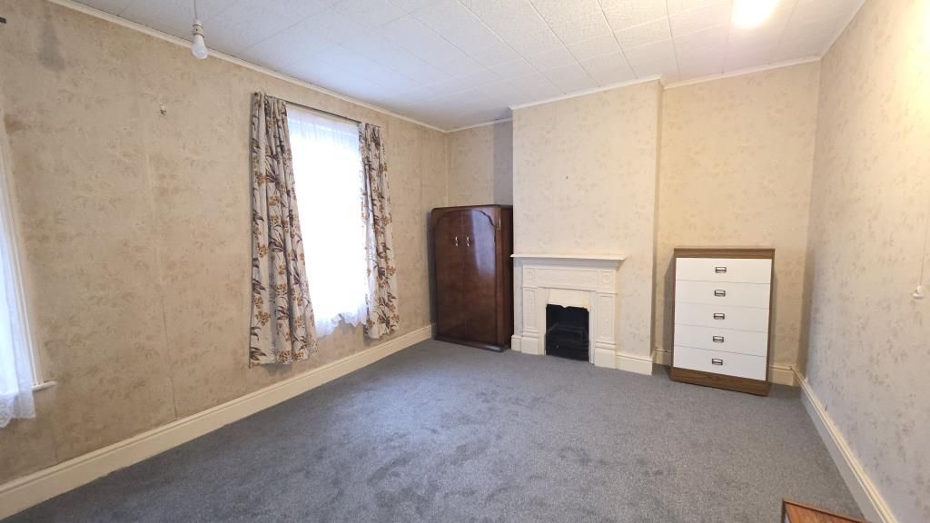 Property photo 2 of 6 Bedroom 1