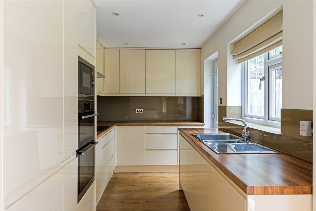 Property photo 2 of 12 Picture No. 08