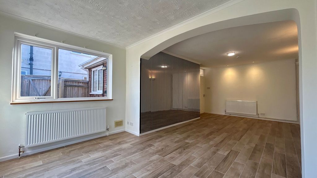 Property photo 3 of 11 Picture No. 08