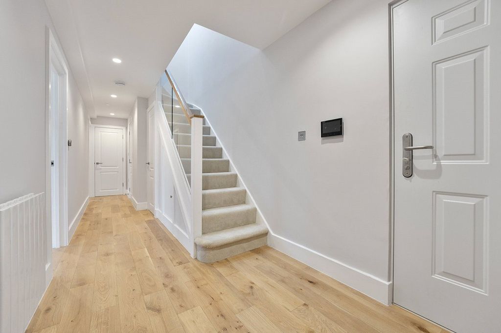 Property photo 3 of 18 Picture No. 05