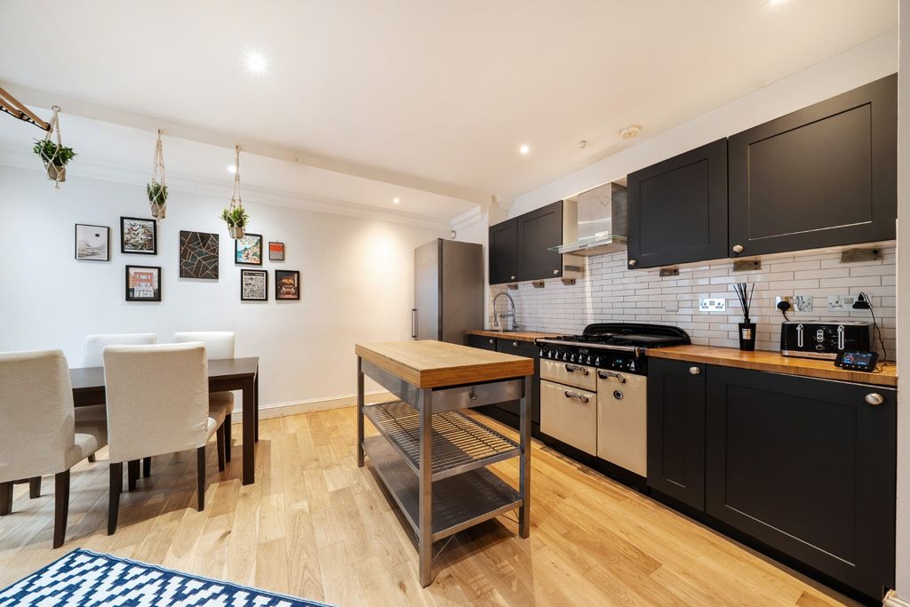 Property photo 2 of 13 4941715