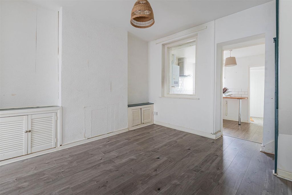 Property photo 3 of 12 Devon Street 23-7.Jpg