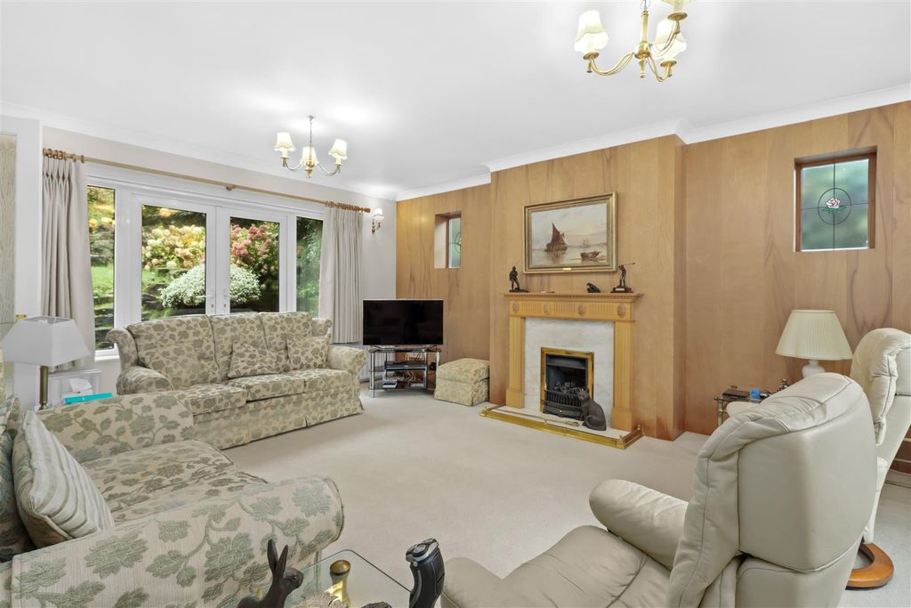 Property photo 3 of 25 Sitting Room