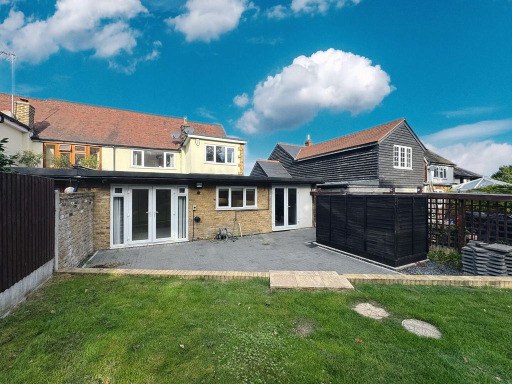 Property photo 2 of 40