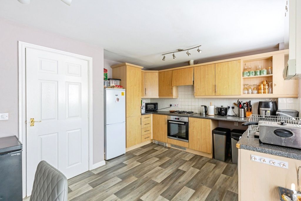 Property photo 3 of 17 Photo