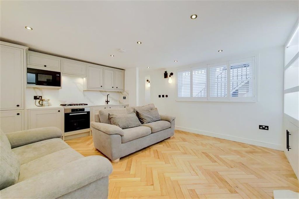Property photo 1 of 9 (Main)