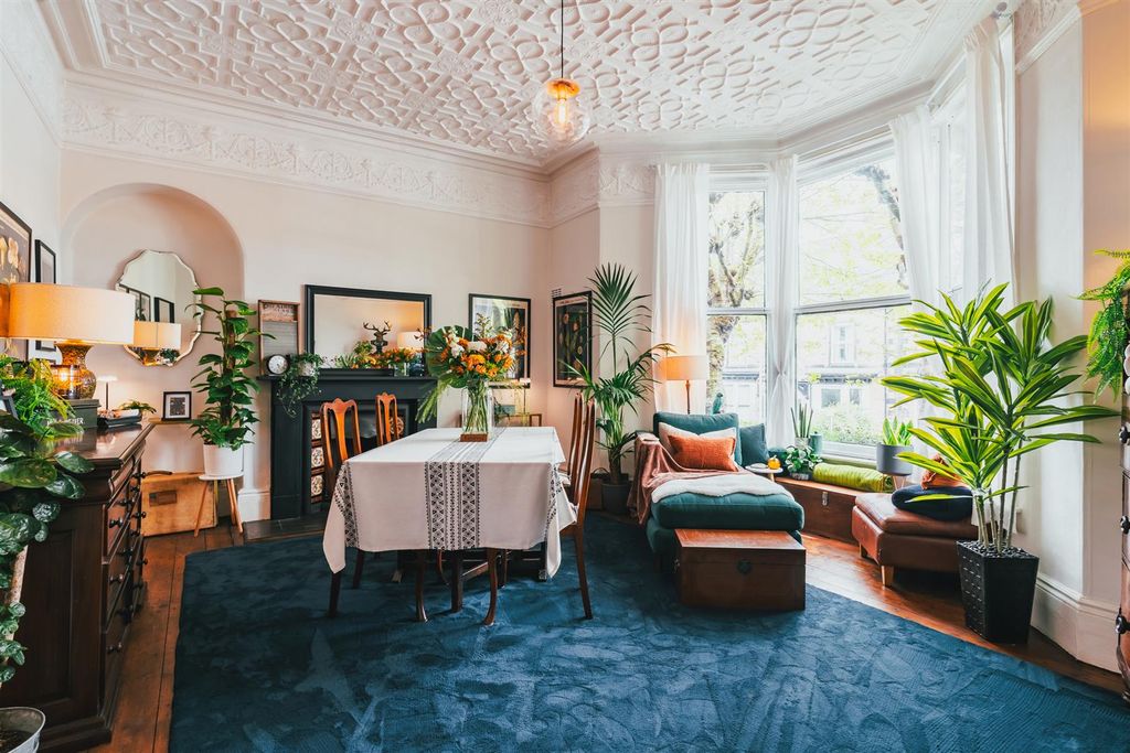 Property photo 1 of 58 Dining Room