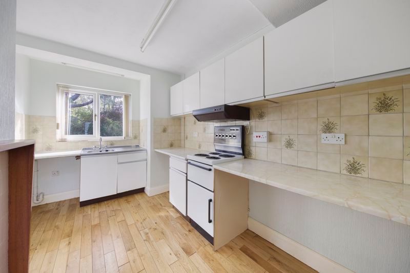 Property photo 3 of 27 Kitchen.