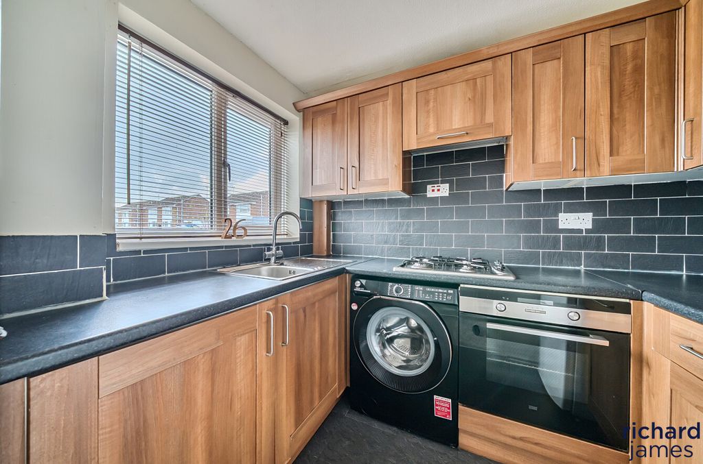 Property photo 2 of 14 06Ddd8A36A814010B351Dcf7Ed6Bdc65