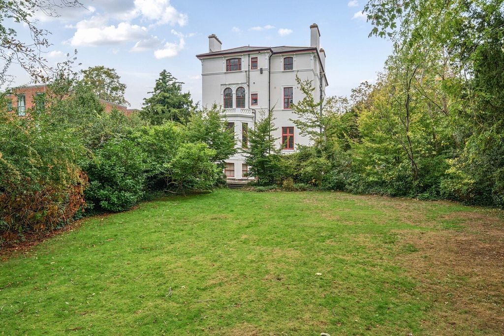 Property photo 2 of 17 Picture No. 18