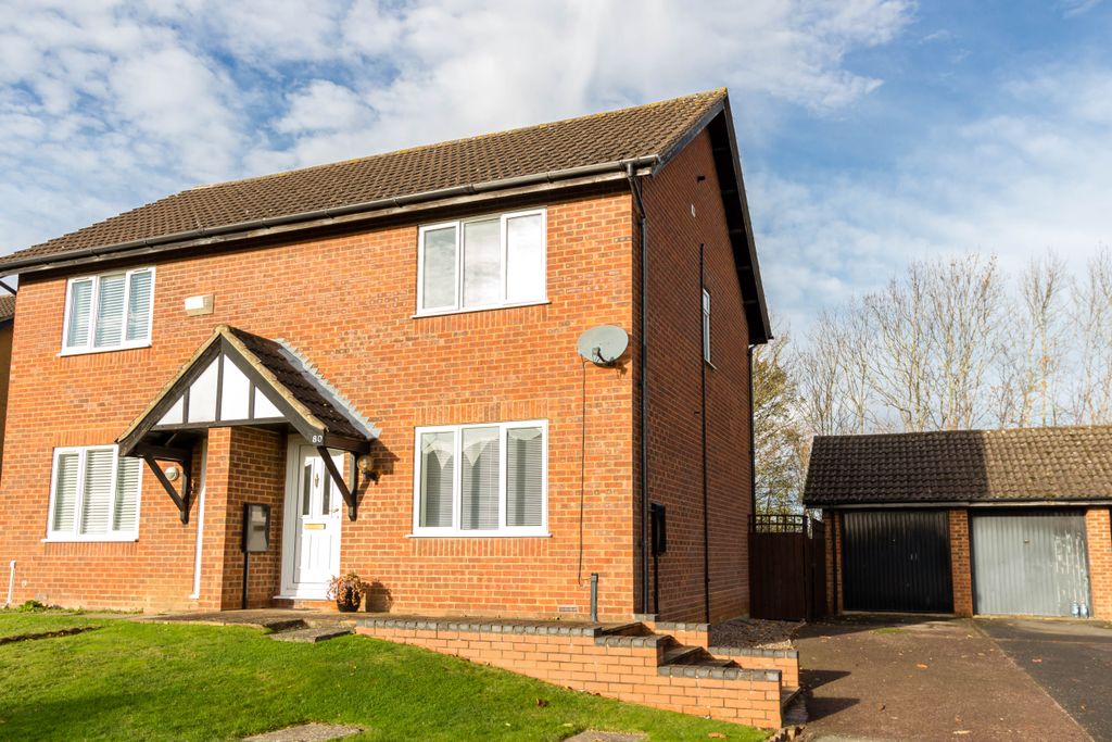 Property photo 1 of 10 Front