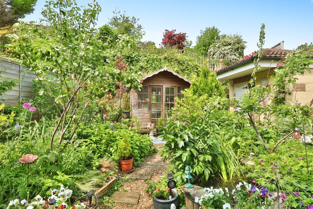 Property photo 3 of 13 4227756