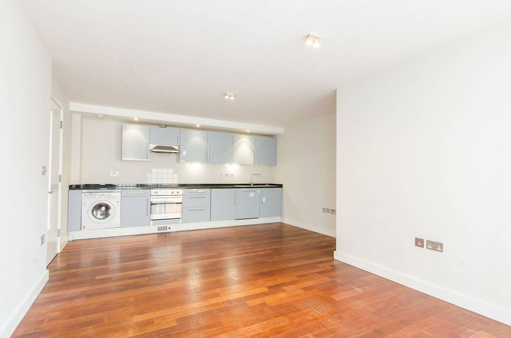 Property photo 3 of 7