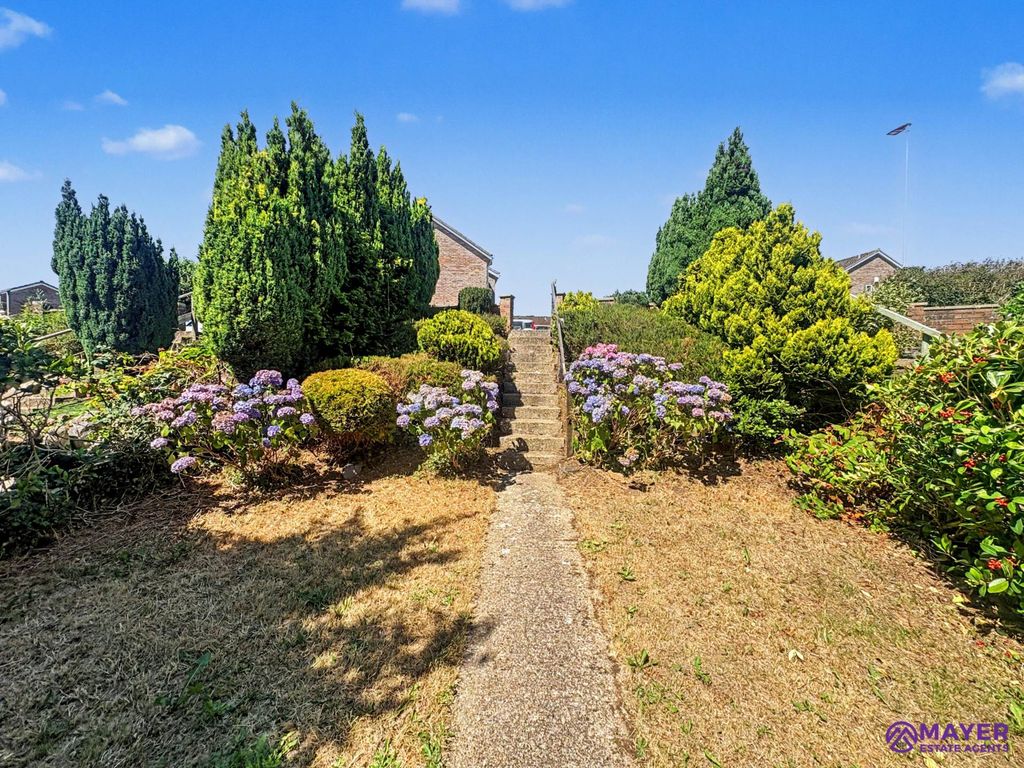 Property photo 2 of 19
