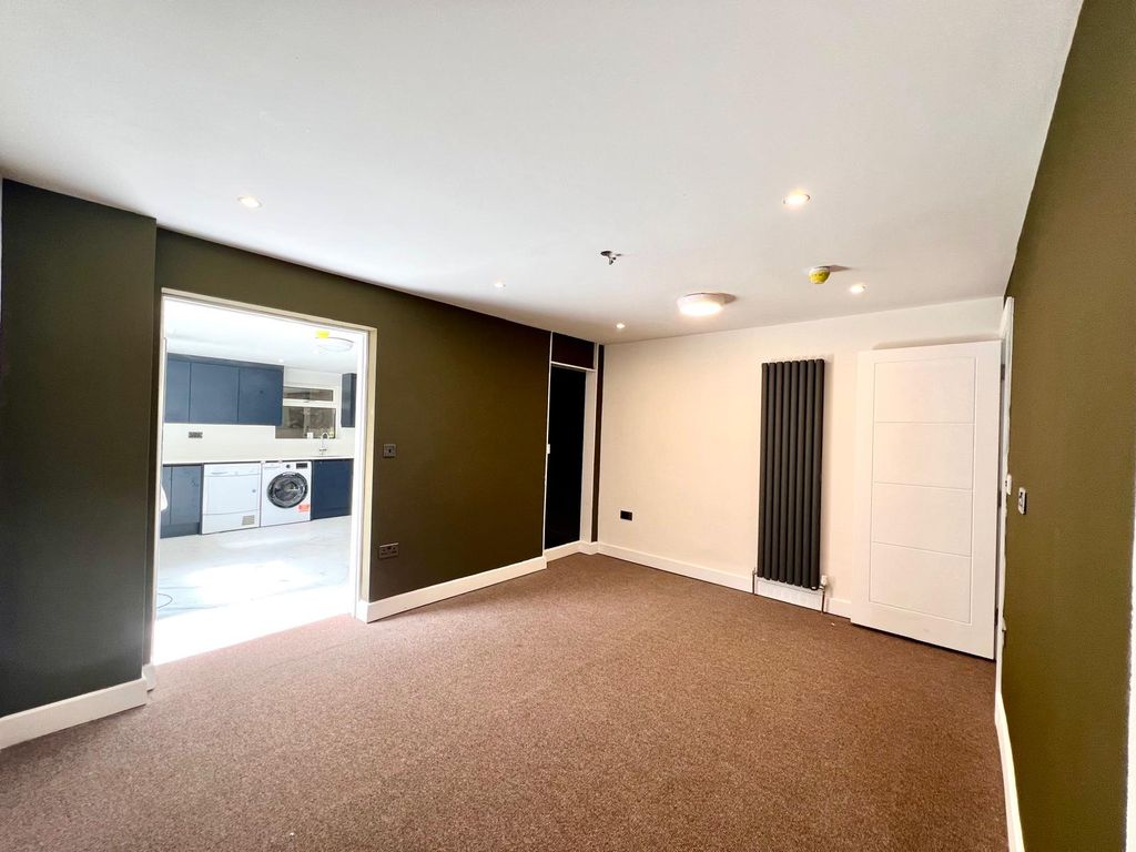 Additional image 5 of 6 bed semi-detached house to rentGladstone Road, Folkestone CT19