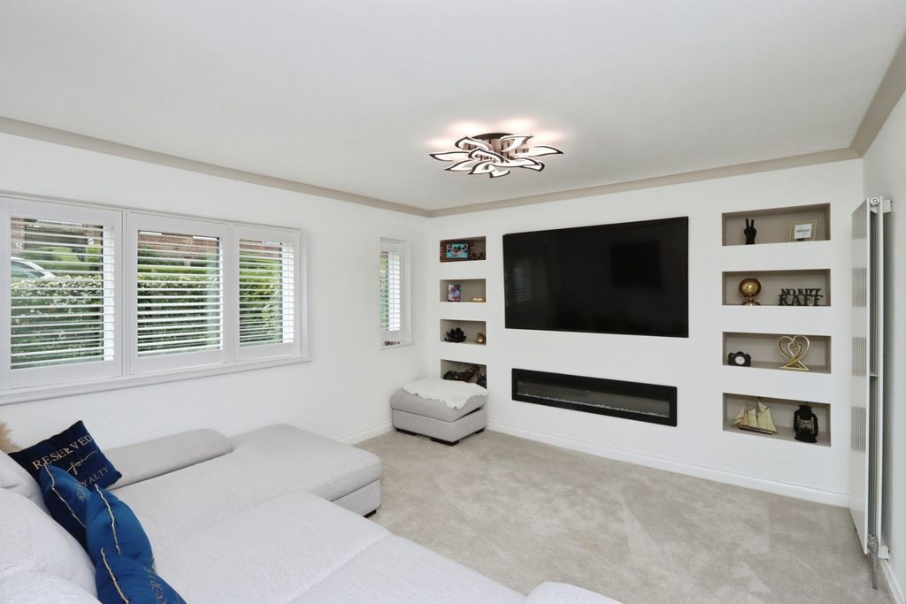 Property photo 3 of 20 Pbox-Img.Jpg