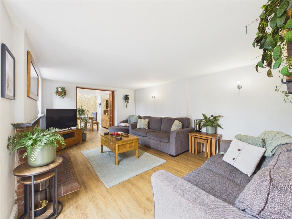 Property photo 2 of 26