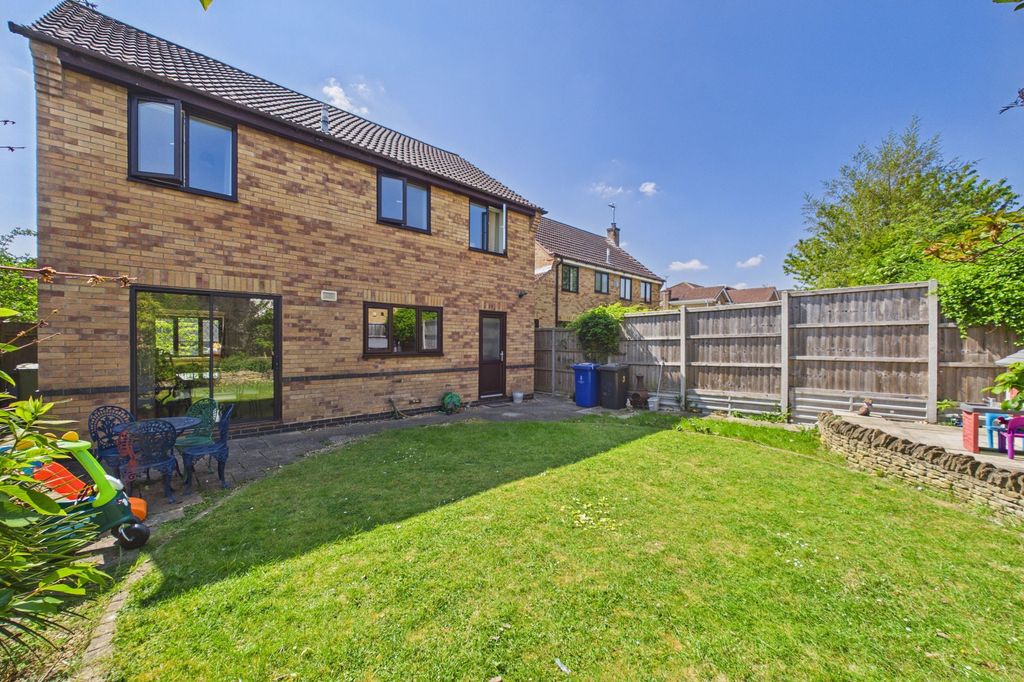 Property photo 2 of 27
