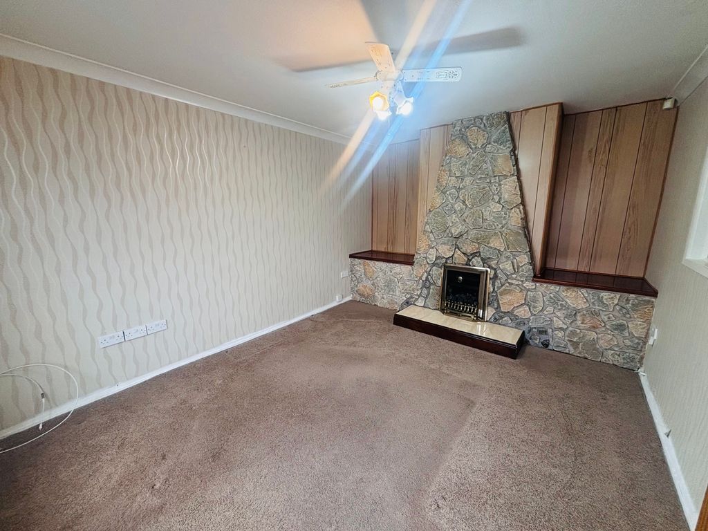 Additional image 6 of 3 bed semi-detached house to rentCeiriog Close, Barry CF63