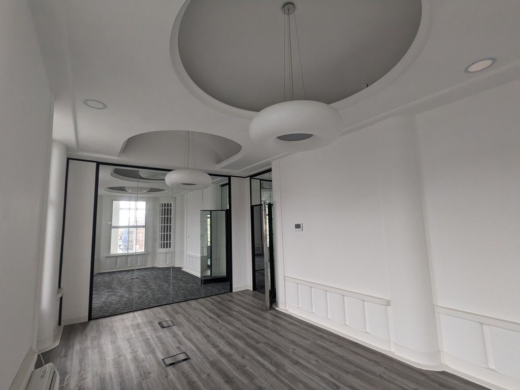 Property photo 3 of 9 Photo 9