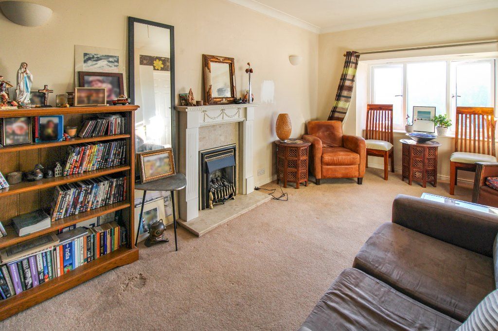 Property photo 2 of 7 Lounge