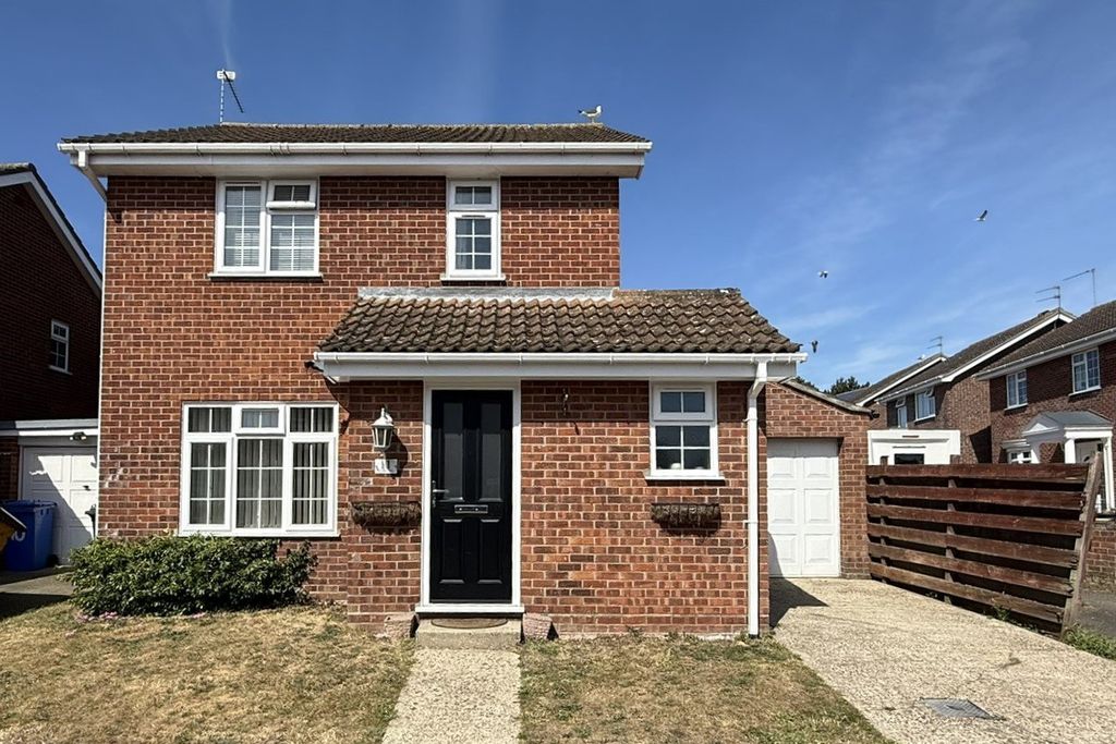 Property photo 1 of 15 Well Presented 3 Bed Detached Property For Sale