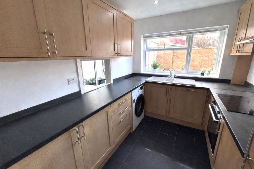 Property photo 2 of 14 Image0.Png