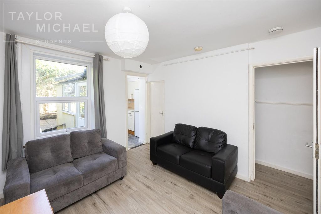 Property photo 3 of 24 Living Room