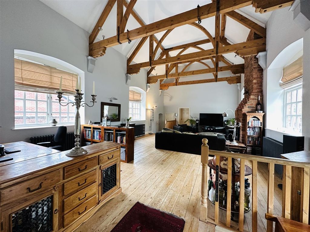 Property photo 1 of 34