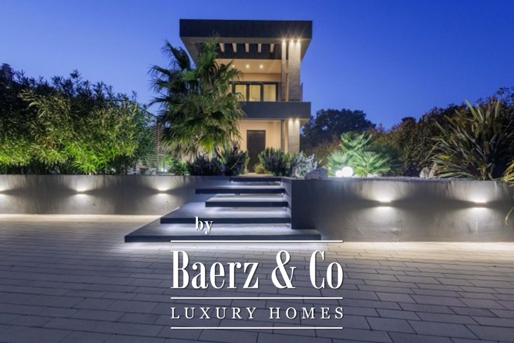 Property photo 2 of 35